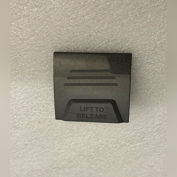 Bissell Dirty Water Tank Clip For #2084, 2085, 2089 Power Force & Turbo Clean. - Picture 2 of 7